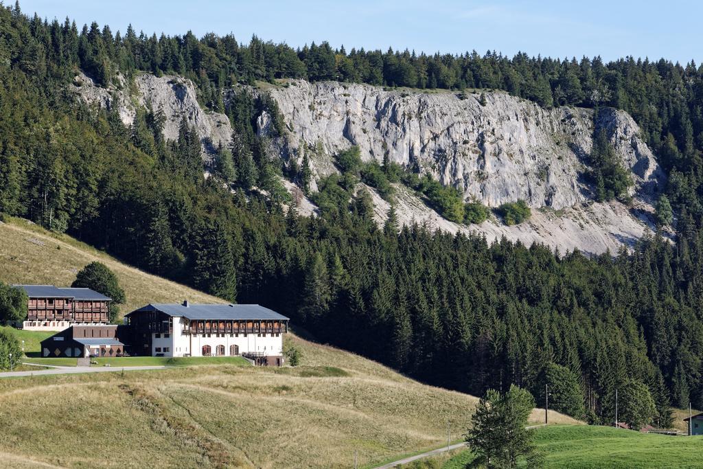 Hotel Club Le Risoux Bois-dʼAmont Exteriör bild
