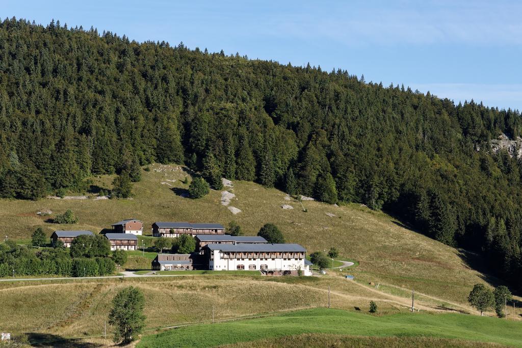 Hotel Club Le Risoux Bois-dʼAmont Exteriör bild