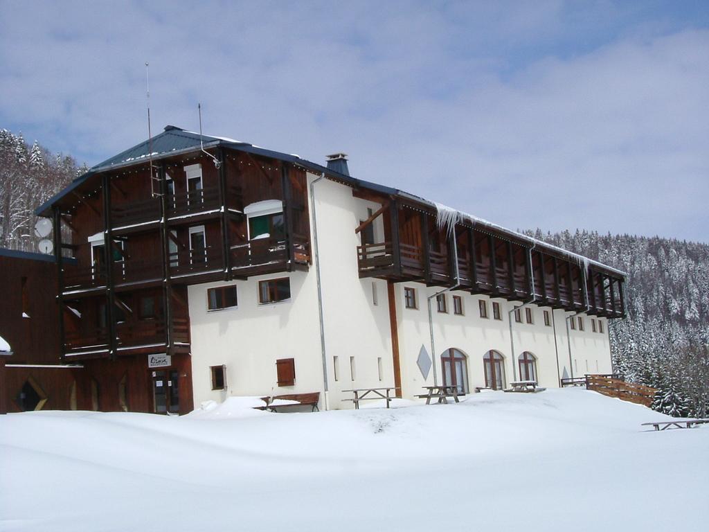 Hotel Club Le Risoux Bois-dʼAmont Exteriör bild
