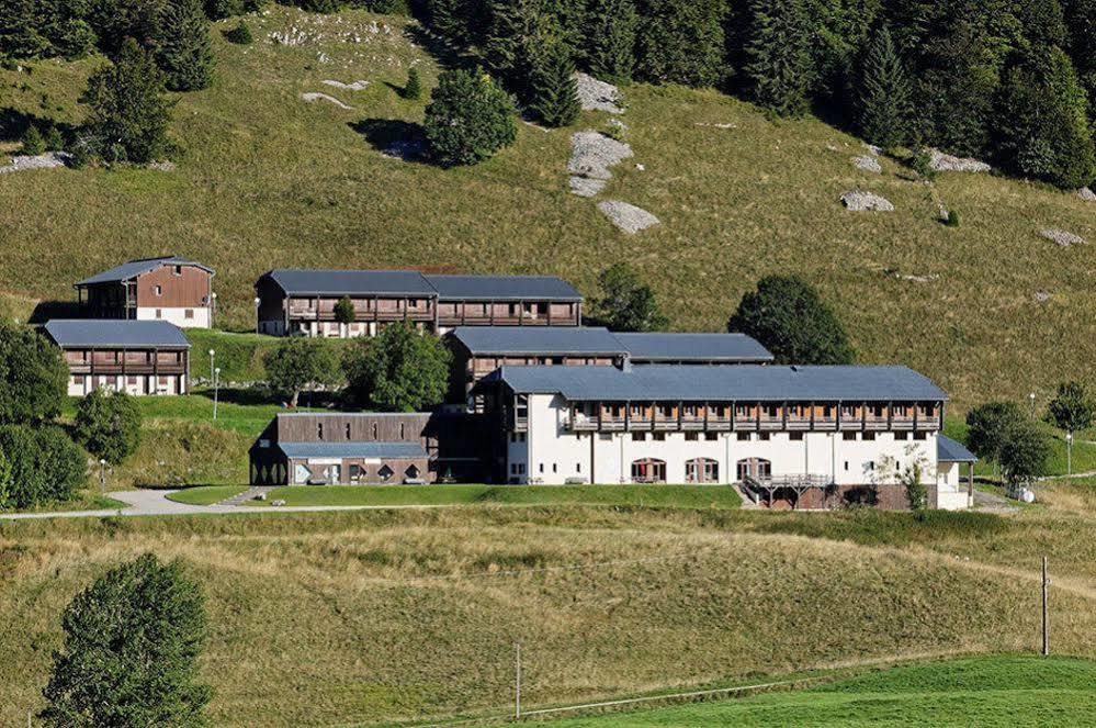 Hotel Club Le Risoux Bois-dʼAmont Exteriör bild