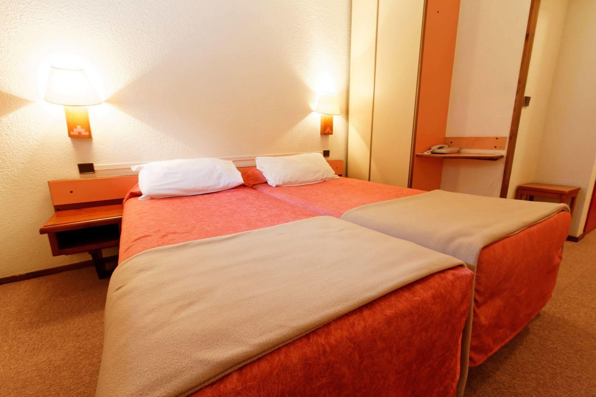Hotel Club Le Risoux Bois-dʼAmont Exteriör bild